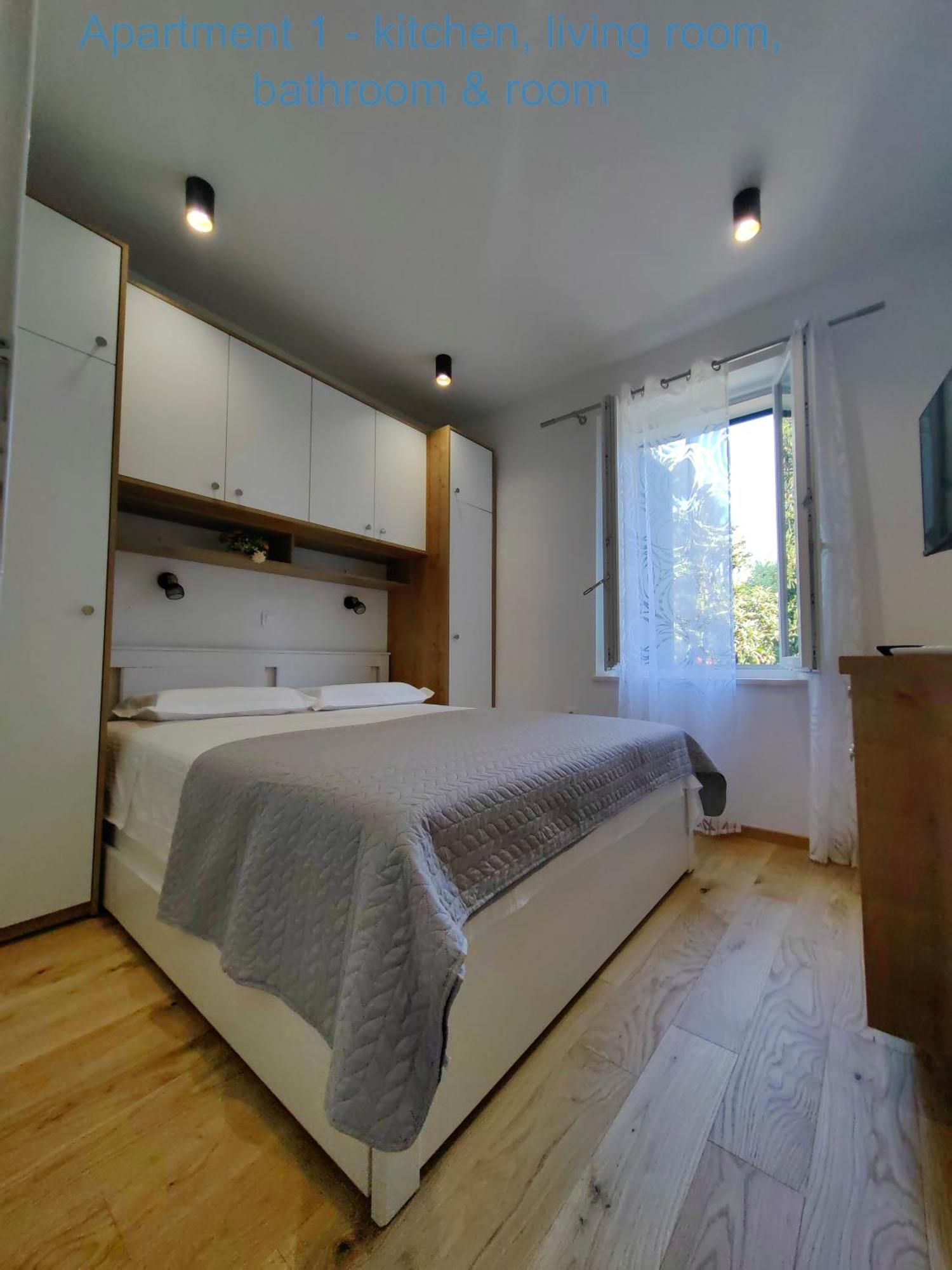 Relax And Enjoy Apartments สปลิท ภายนอก รูปภาพ
