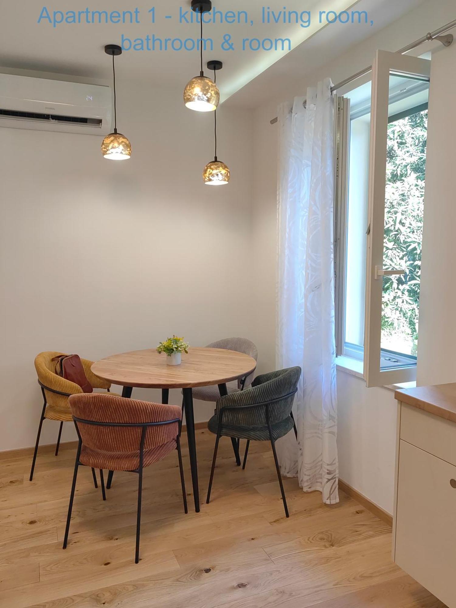 Relax And Enjoy Apartments สปลิท ภายนอก รูปภาพ