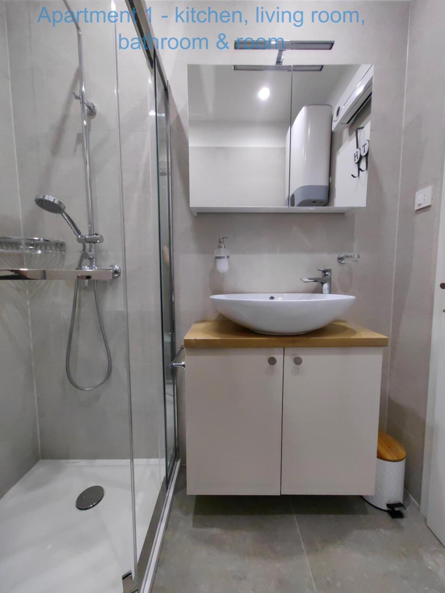 Relax And Enjoy Apartments สปลิท ภายนอก รูปภาพ