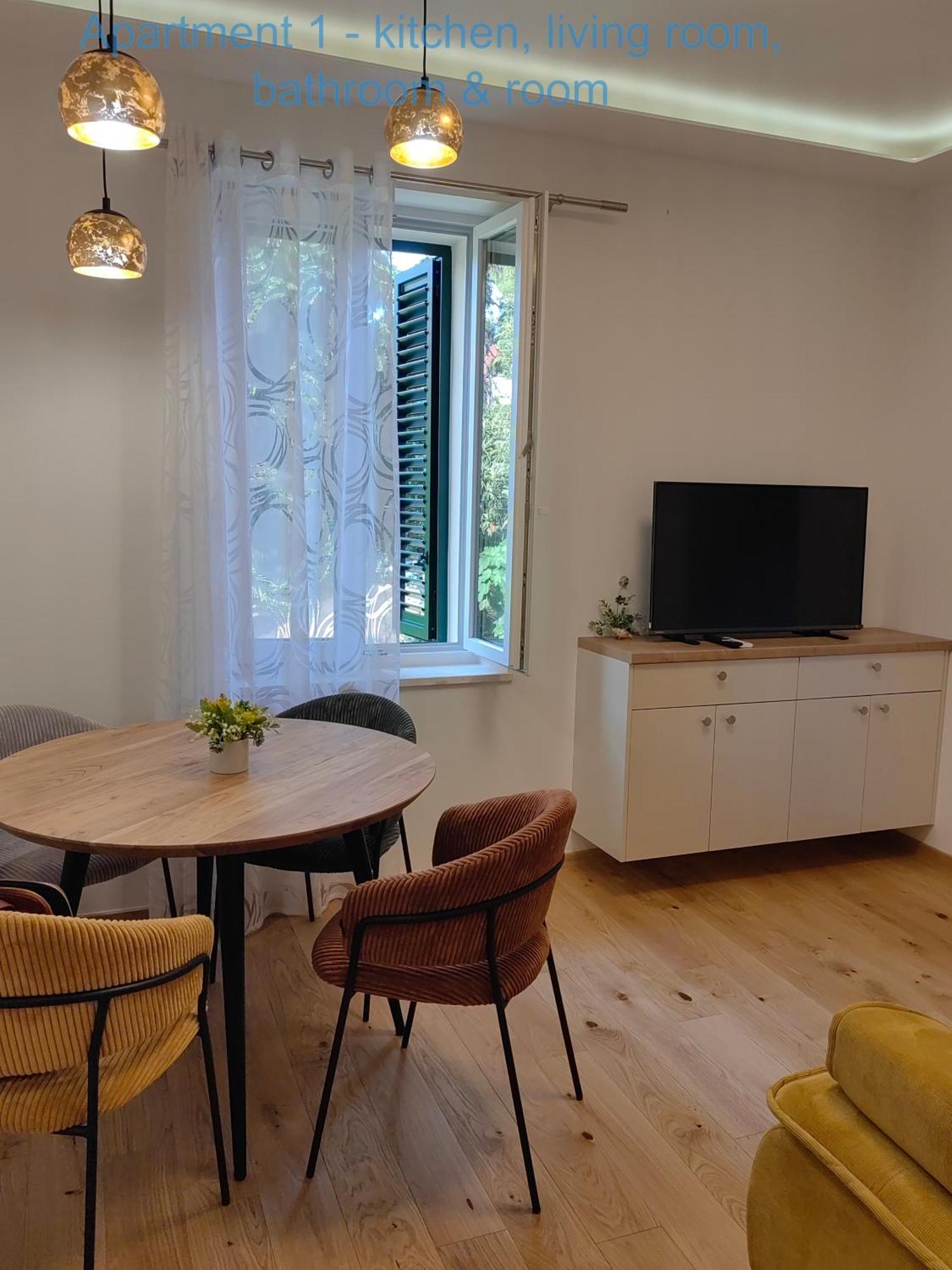 Relax And Enjoy Apartments สปลิท ภายนอก รูปภาพ