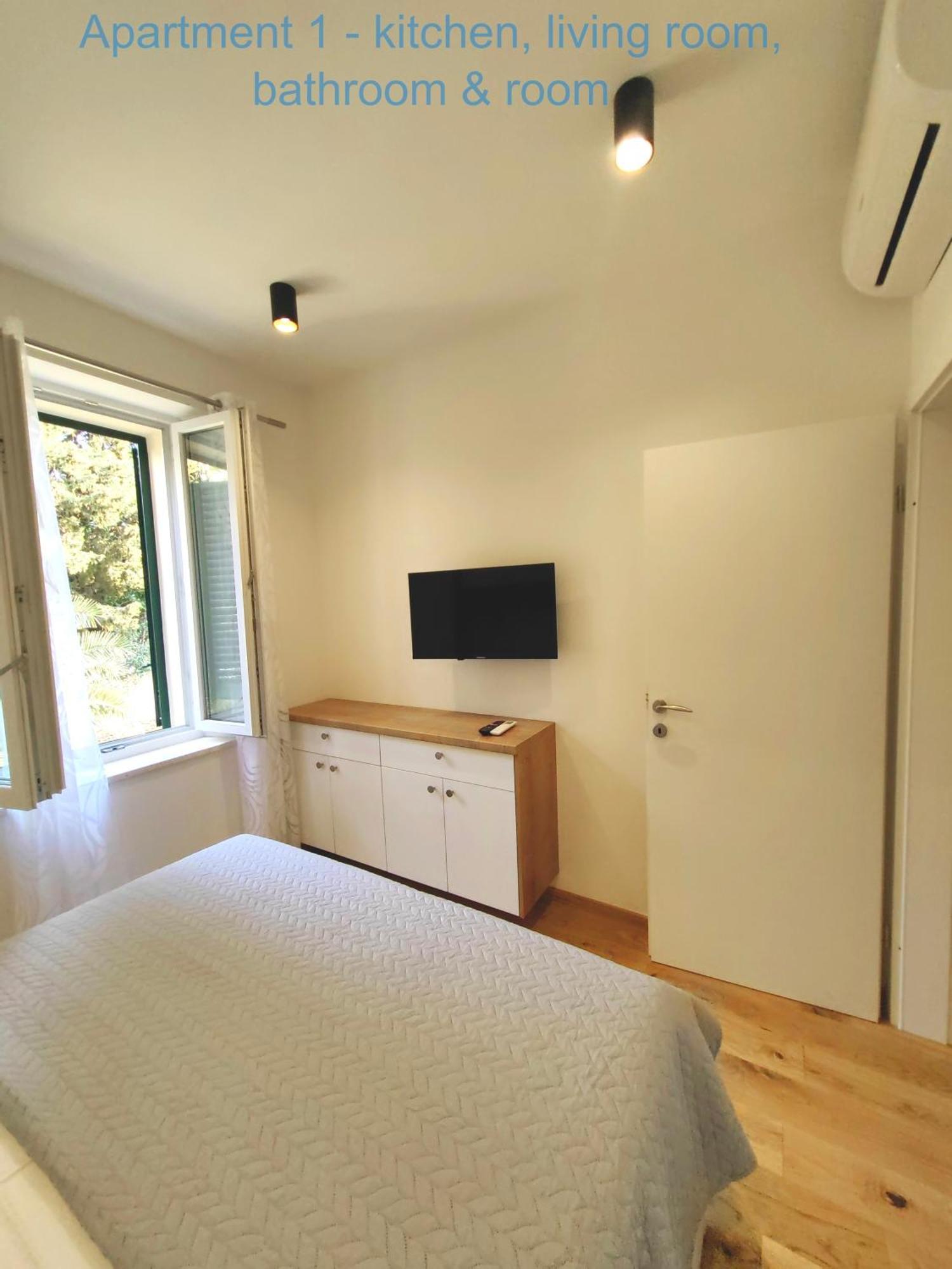 Relax And Enjoy Apartments สปลิท ภายนอก รูปภาพ