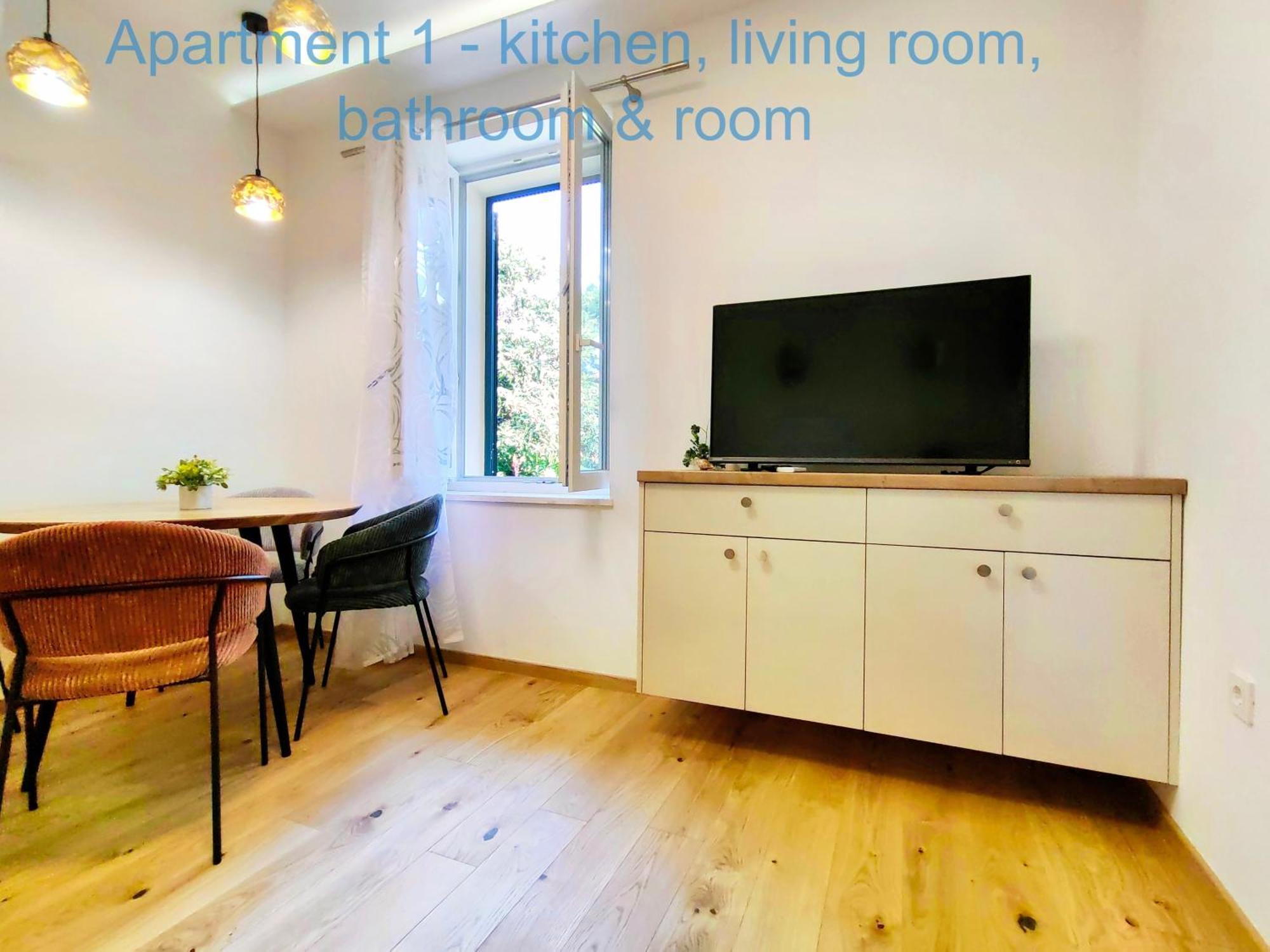 Relax And Enjoy Apartments สปลิท ภายนอก รูปภาพ